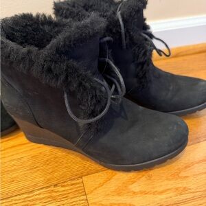 Toms Black Ankle Boots with Fur Trim